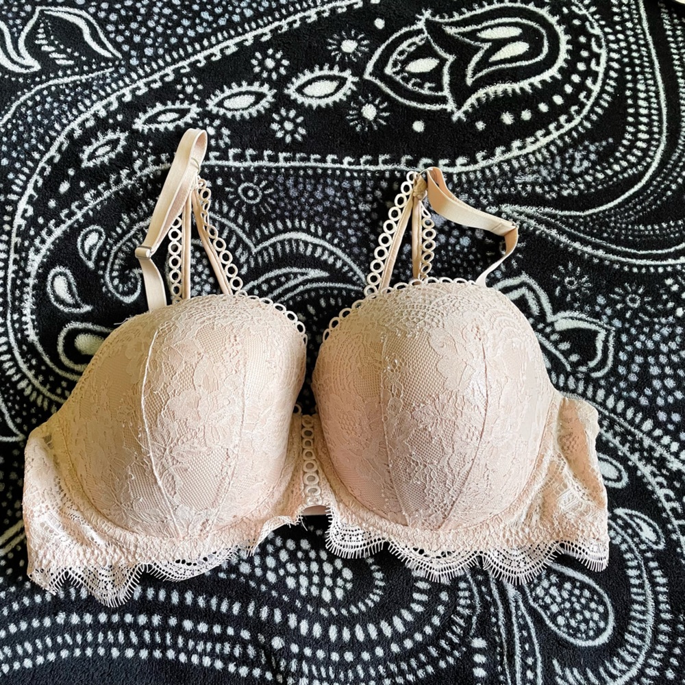 Victoria’s Secret lined demi 38DD